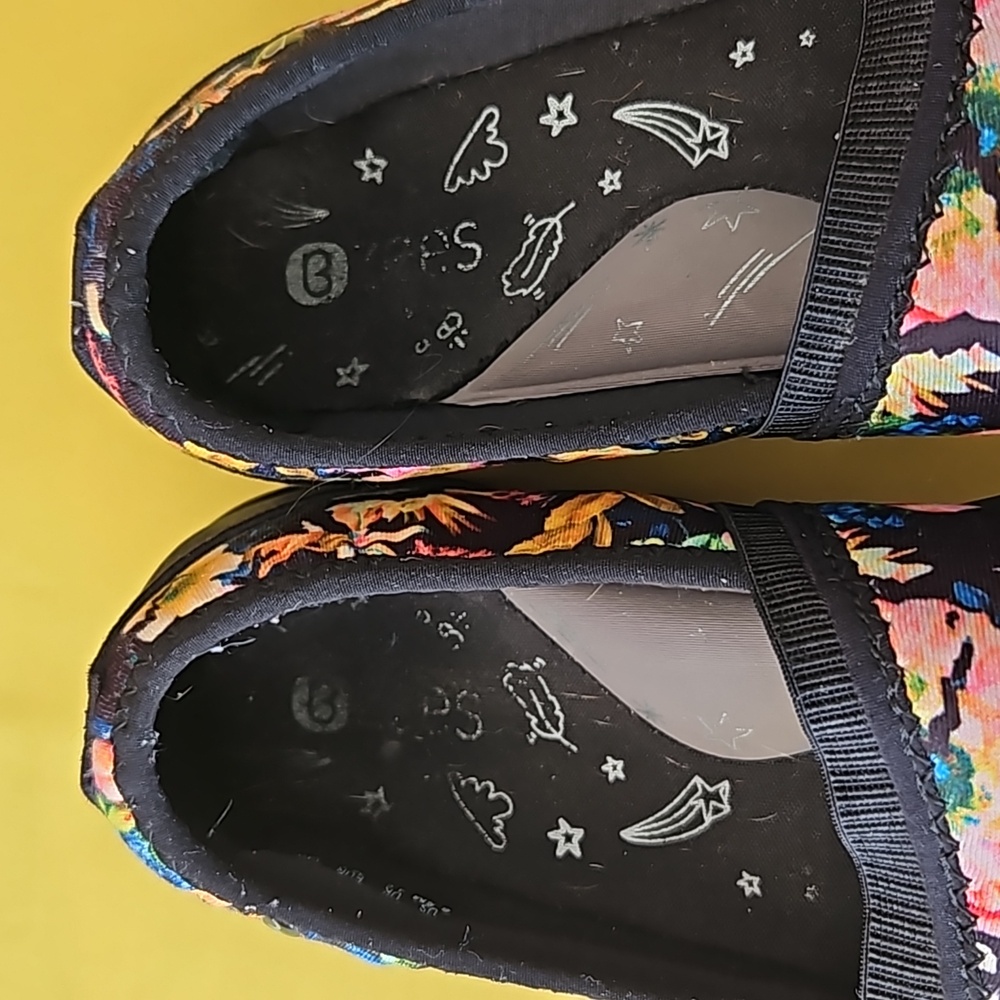 Bzees Women's Lollipop slip on floral print memory foam flats. Women's size 6.5M - Picture 3 of 10